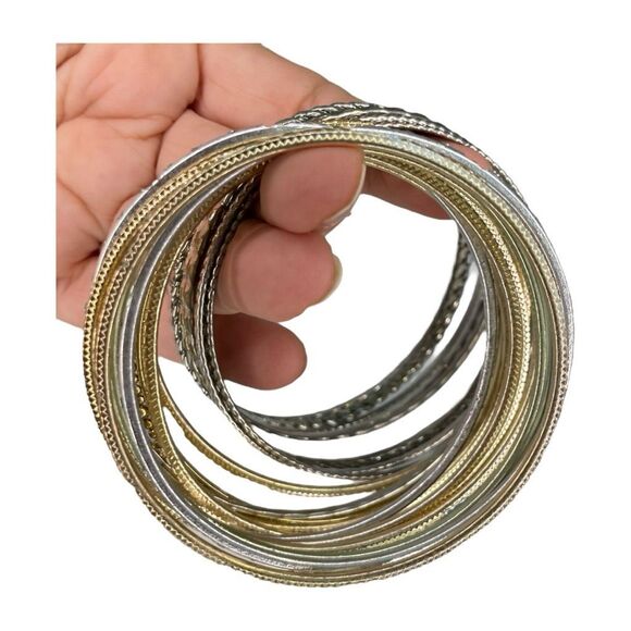 Vintage Y2K Bangle Bracelets Set of 20 Gold Silver Tone Metal Retro - Picture 3 of 4